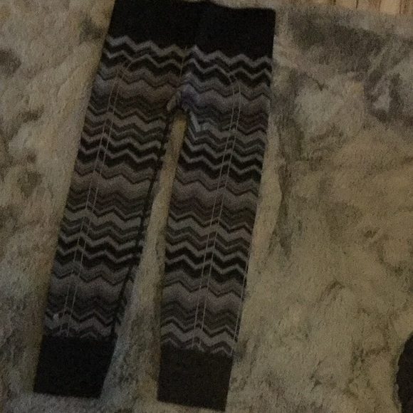 Lululemon leggings - Picture 2 of 3